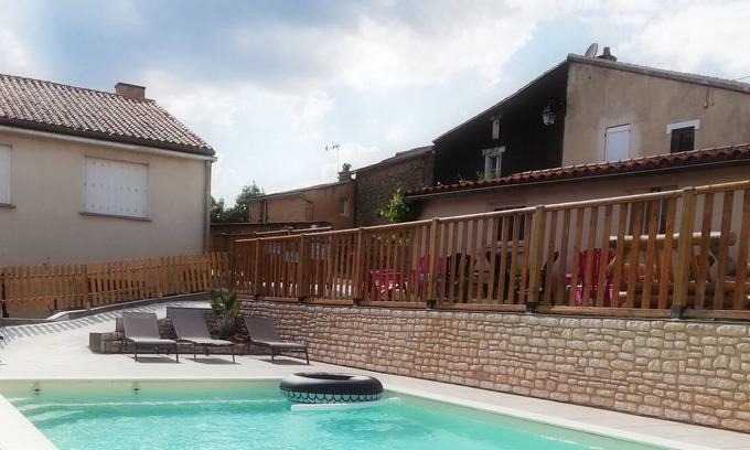 Saint-Loup-Lamaire Apartment | Cottage in a "Small City of Character"