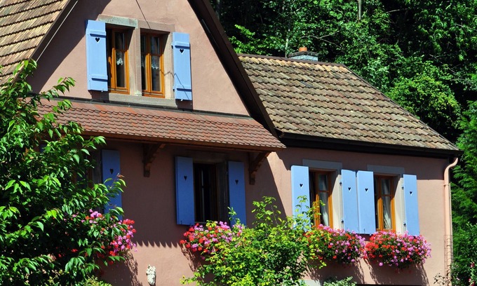Maisonsgoutte Cottage | Cottage in a quiet and green ski trails near hiking