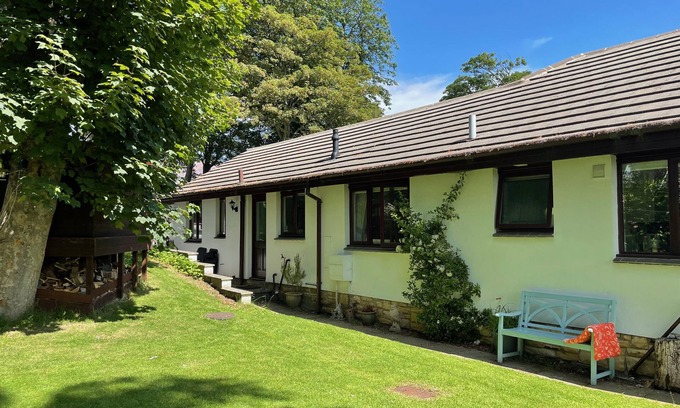 Alnmouth Cottage | Cottage in Alnmouth, parking, garden, tree house, bike shed. Beach - 5 min walk.
