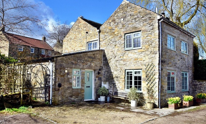 Bellerby Cottage | Cottage in Bellerby with Private Hot Tub
