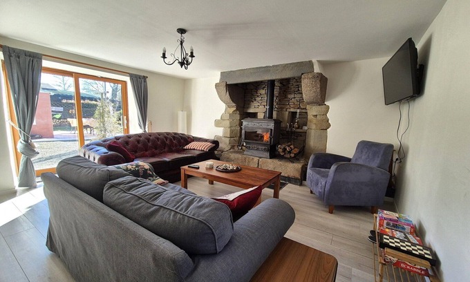 Mael-Carhaix Cottage | Cottage in Brittany's Peaceful Countryside