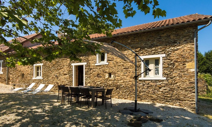 Chalais Cottage | Cottage in Chaleix near Forest & Lake