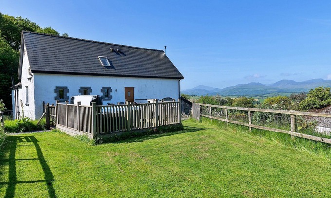 Eglwysbach Cottage | Cottage in Conwy with Hot Tub & Mountain Views
