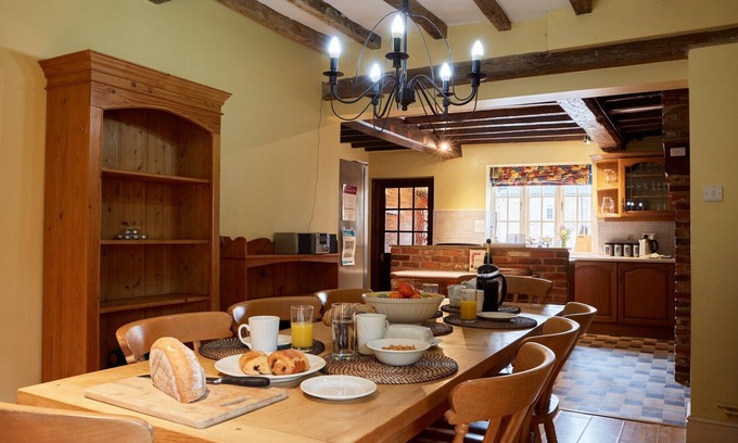 Dalbury Lees Cottage | Cottage in Derbyshire with Private Garden