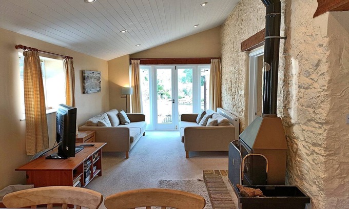 Liverton Cottage | Cottage in Devon with Private Hot Tub