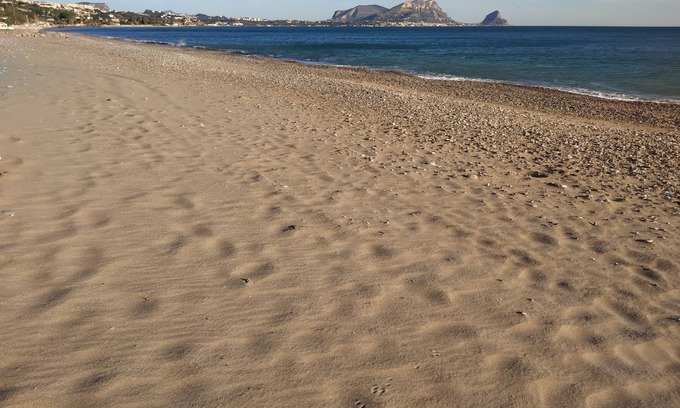 Torre Colonna-sperone House | Cottage in front of the beach, with large garden and parking