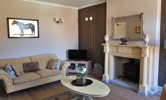 Breedon on the Hill Cottage | Cottage in UK with Garden & Tennis Court