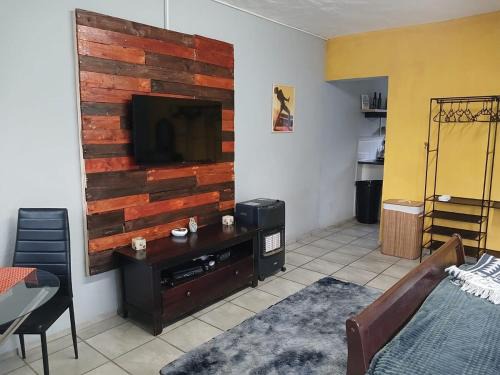 Greater Johannesburg Metropolitan Area Apartment | Cottage in Kloofendal