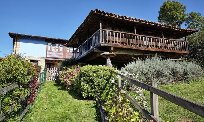 Pruneda Apartment | Cottage in Nava with Pool & Terrace