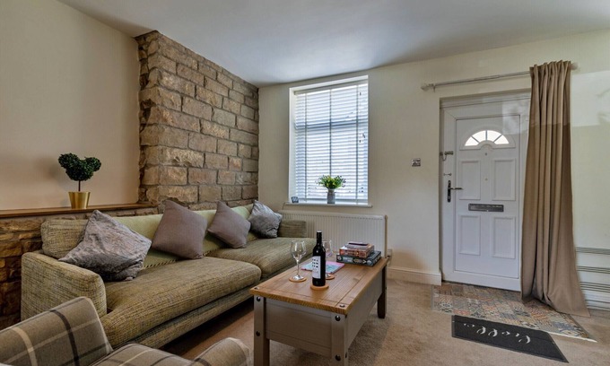 High Peak Cottage | Cottage in New Mills near Peak District