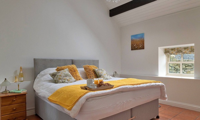 Llandrillo Cottage | Cottage in North Wales with Hot Tub & Views