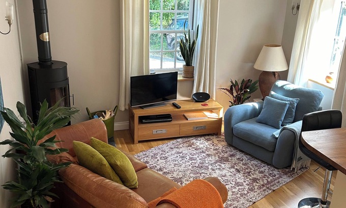 Shepton Mallet Cottage | Cottage In Prestleigh, Somerset, England