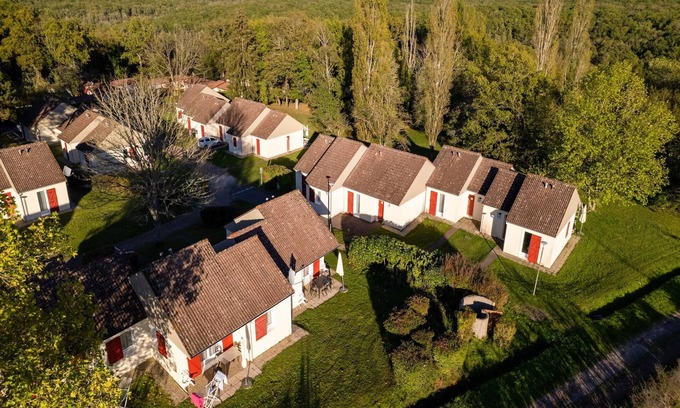 Flee House | Cottage in Semur-en-Auxois in Forest Retreat