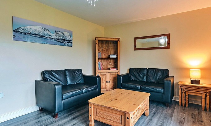 Eaton Mascott Cottage | Cottage in Shropshire near Walking Trails