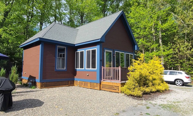 Summer Village Cottage | Cottage in Summer Resort just 45 minutes to Boston