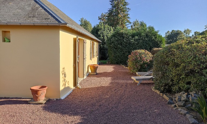 Le Mesnil-Garnier House | cottage in the countryside in the heart of Normandy, accessible Pmr