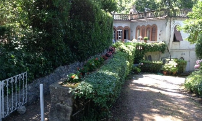 Fiuggi House | Cottage in the green