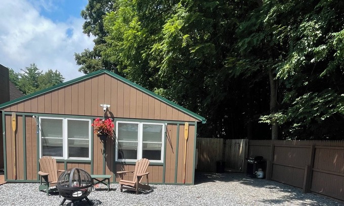 Bolton Landing Cottage | Cottage in the heart of Bolton, Lake George