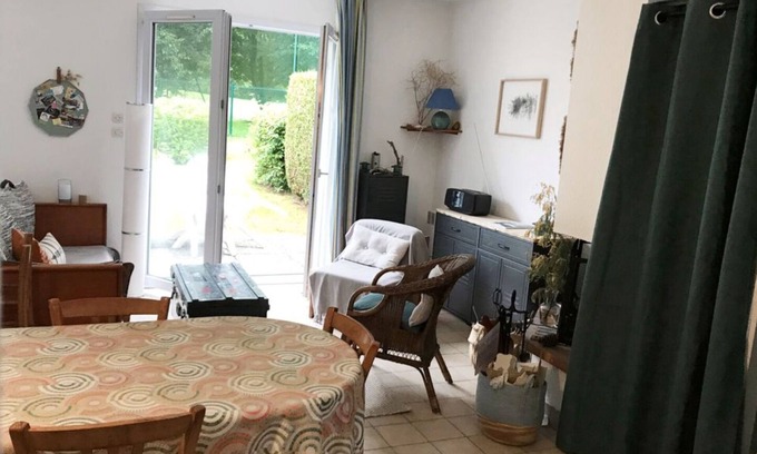 Ploemel House | Cottage in the middle of a golf course, ideal for families or golfers