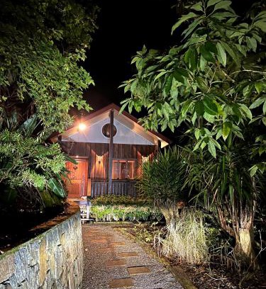Maleny House | Cottage in The Woods, Maleny