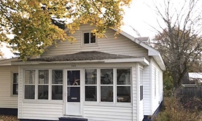 Tawas City Cottage | Cottage Just 2 Blocks to Beach and Town
