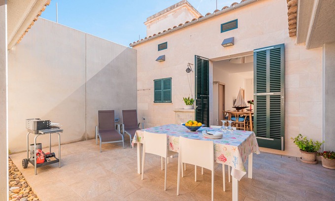Sa Rapita House | Cottage Just a Few Meters from the Sea with Wi-Fi, Air Conditioning and Terrace