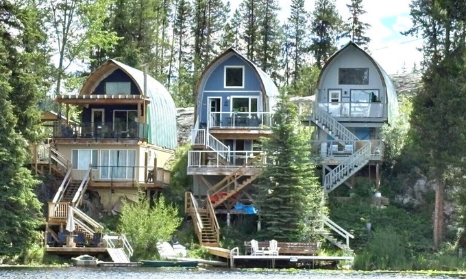 Idabel Lake Cottage | Cottage - Lakeside w/private Hottub near Big White