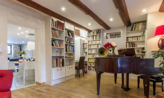 Thones House | Cottage 'Le Clos Savoie Lorraine' with Mountain View, Shared Terrace and Wi-Fi