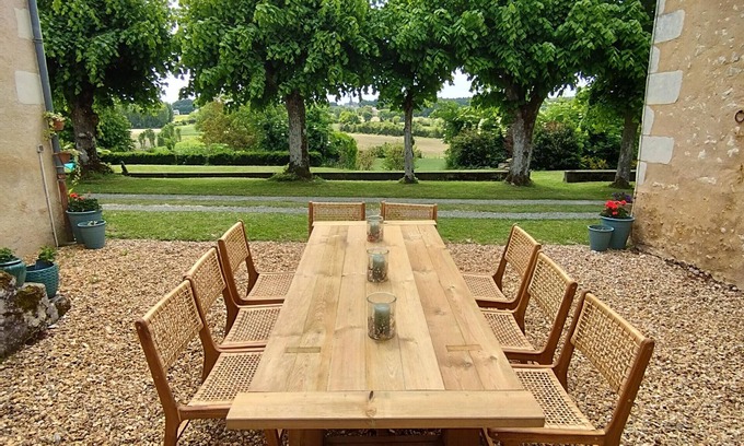 Sarce House | Cottage "Les Guittieres Gites" with Shared Terrace, Shared Garden & Wi-Fi