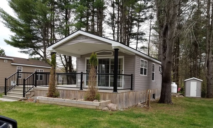 Washago House | Cottage living, resort lifestyle setting, Perfect for family of 4-6 with a dog