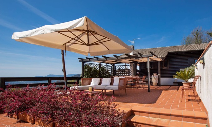 Montale Villa | Cottage Lunigiana with private pool