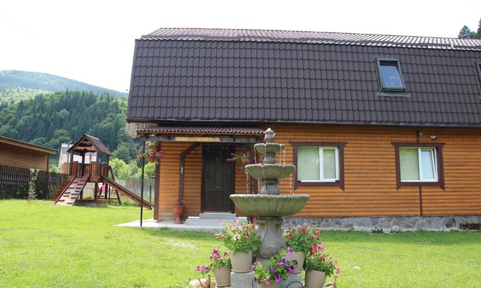 Mykulychyn House | Cottage Milena