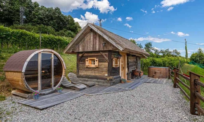 Srednje Grcevje Cottage | Cottage mit schöner Aussicht, Sauna und Whirlpool
