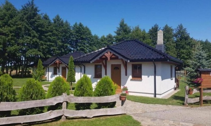 Darlowo House | Cottage near Lake Bukowo with Mini Zoo
