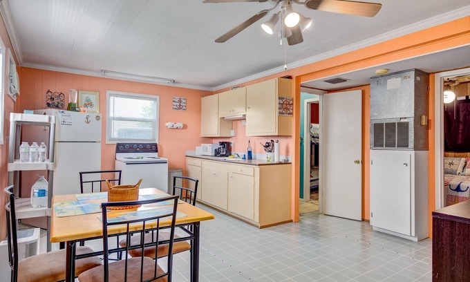 Cypremort Point Cottage | Cottage Near The Bay!