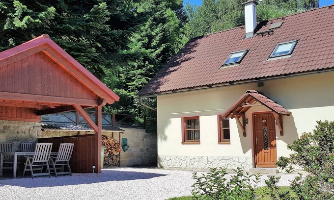 Turnov Villa | Cottage near Turnov with Forest Views