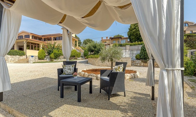 Musalez Apartment | Cottage Nilda with Terrace