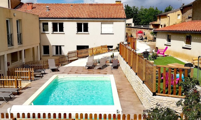 Saint-Loup-Lamaire Apartment | Cottage of 11 pers in Green Station