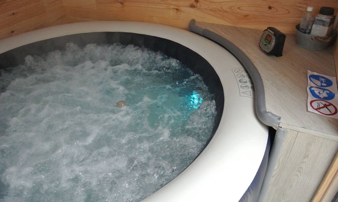 Buisson Cottage | COTTAGE of SERRE de BOUDRE with JACUZZI & AIR CONDITIONING
