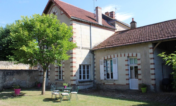 Le Puy-Notre-Dame Cottage | Cottage of the Château de la Paleine