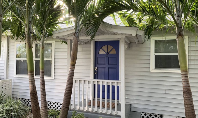 Treasure Island Cottage | Cottage on Beach Side of Gulf Blvd!