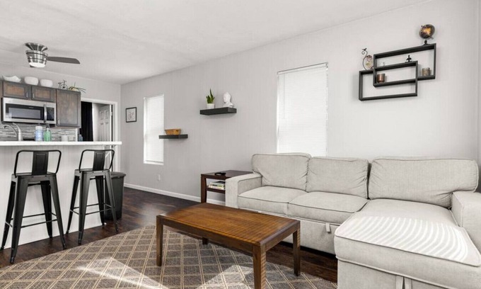Peoria Heights House | Cottage on Duryea - Cozy 1BD home in the Heights