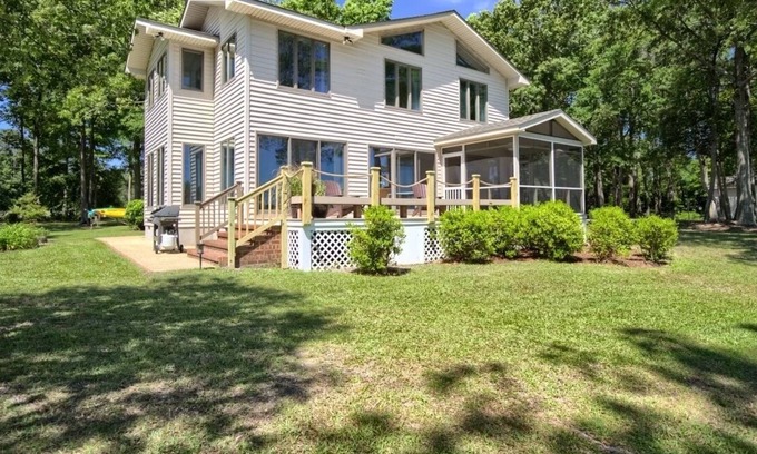 Moon House | Cottage on Hudgins Creek looks out Stutts Creek to the Chesapeake Bay