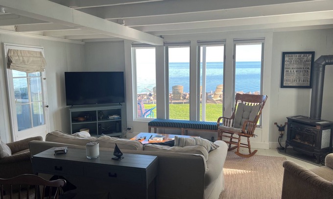 Fancher Cottage | Cottage on Lake Ontario with extra charm and character!