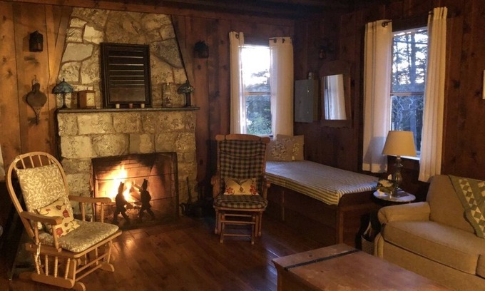 Fitzwilliam Cottage | Cottage on Laurel Lake, Private lake access, picture perfect sunsets