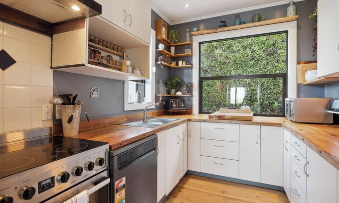 Dunedin House | COTTAGE ON LYNN