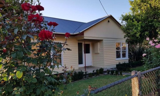 Buchan House | Cottage on Main