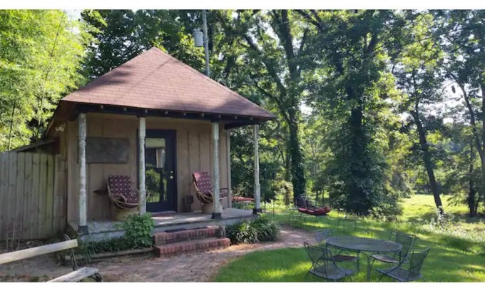 Clarksdale Cottage | Cottage on riverbank one mile from Clarksdale in gated community