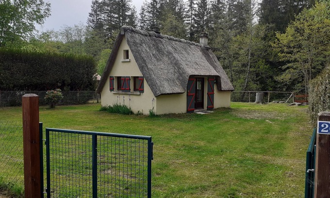 Bugeat House | Cottage on the banks of the Vezere river