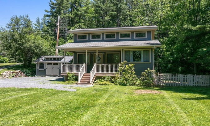 Sabinsville Cottage | Cottage on the Crick-Sits right on Pine Creek